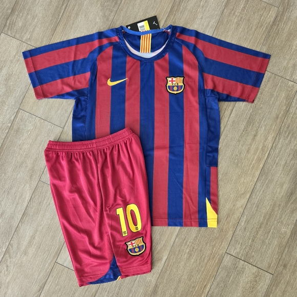 Set Boys Version Retro Team Barcelona Ronaldinho#10 - Picture 2 of 5